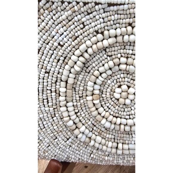 Tommy Bahama Ivory authentic shell/bead wristlet clutch with strap Satin Lined - Picture 6 of 6